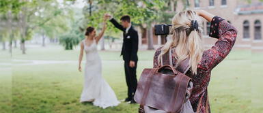 Fotógrafa eliminó todas las imágenes que capturó de un matrimonio tras recibir maltrato de los novios Fotógrafa eliminó todas las imágenes que capturó de un matrimonio tras recibir maltrato de los novios