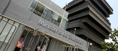 Ministerio de Educación evalúa medidas frente a la finalización del plazo el próximo 30 de noviembre. Ley Universitaria: 24% de catedráticos no cuenta con maestría o doctorado