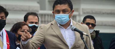 Bermejo arremetió contra los medios tradicionales. Bermejo se mostró hostil ante las preguntas sobre los nuevos medios allegados al Gobierno