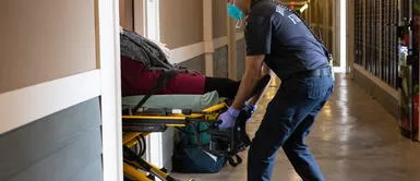 La variante Delta, la más contagiosa, es responsable de gran parte de las muertes de los últimos meses. Foto: John Moore/AFP Rusia bate récord de muertes por COVID-19 con 887 fallecidos por cuarto día