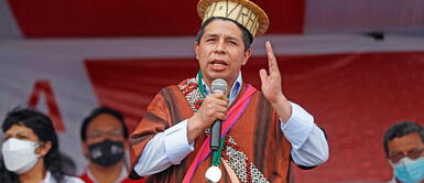 El jefe de Estado se comprometió a empezar el proyecto de un aeropuerto y un hospital en el VRAEM. Pedro Castillo reveló que impulsará la industrialización de la hoja de coca