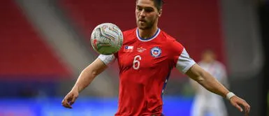 Francisco Sierralta sería la cuarta baja de Chile con miras al partido ante Perú Francisco Sierralta sería la cuarta baja de Chile con miras al partido ante Perú