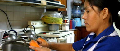 Trabajadoras del hogar tendrán contratos totales y parciales con todos los beneficios de ley. MTPE: Trabajadoras del hogar tendrán contratos totales y parciales con todos los beneficios de ley