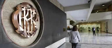 Ya se están eligiendo los directivos que acompañarán a Julio Velarde. BCR: conoce a los tres nuevos directores tras la ratificación de Julio Velarde