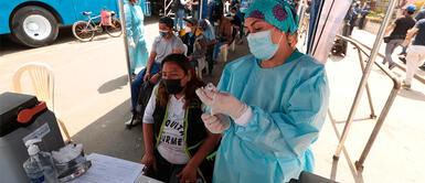 Conoce qué protege más: la vacuna o la inmunidad adquirida por la COVID-19. “Para quien tuvo la enfermedad, la aplicación de ambas dosis es un refuerzo”, revela doctor Munayco