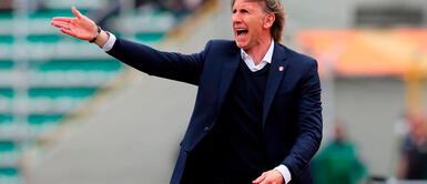 Ricardo Gareca expresa su enojo contra Cueva tras perder el balón previo al partido. Qatar 2022: Gareca se molestó con Cueva por perder el balón antes del gol de Bolivia