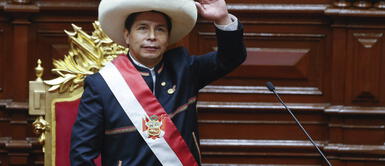 Pedro Castillo fue remunerado pese a afirmar que renunciaría a su sueldo de presidente Pedro Castillo recibió su sueldo de presidente, pese a asegurar que renunciaría