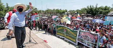 Pedro Castillo visitó Ucayali, junto a autoridades locales y congresistas que representan a la región. Pedro Castillo pide a congresistas "no lanzar la piedra y luego esconder la mano"