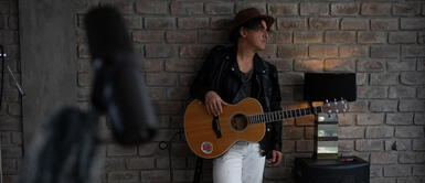 Pelo Madueño formará parte del cartel de artistas del Festival Mexicano Vive Latino Pelo Madueño formará parte del cartel de artistas del Festival Mexicano Vive Latino