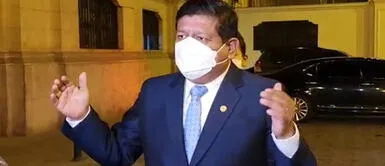 El titular de Defensa, Walter Ayala, habló sobre hoja de coca. Walter Ayala advierte que se debe seguir “luchando” con la erradicación de la hoja de coca