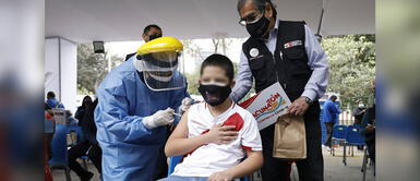 Buscan vacunar a más de 44 mil adolescentes con dosis del laboratorio Pfizer. Arequipa iniciará vacunación de menores de 15 a 17 años este domingo