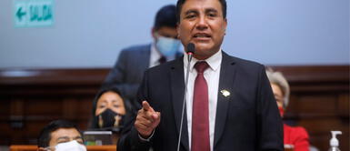 Congresista de Perú Libre respalda gabinete de Mirtha Vásquez Óscar Zea: "Dina Boluarte y Betssy Chávez son grandes profesionales y las apoyo"