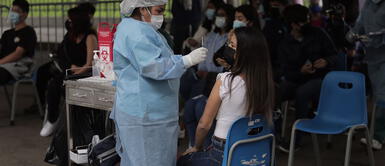 El Minsa indicó que cuenta con más de 15 millones de vacunas de Sinopharm, mientras que más de 17 millones de Pfizer. COVID-19: Más de 17 millones de peruanos ya están vacunados con al menos una dosis