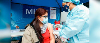 Cevallos dio importante anuncio durante llegada de dosis Pfizer. Ministro Cevallos anuncia que adolescentes de 12 a 17 serán inoculados en noviembre