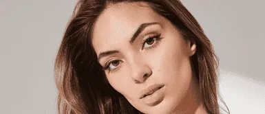 Natalie Vértiz Natalie Vértiz hace renacer la tendencia de los 50 llevando un conjunto sensual de bolas