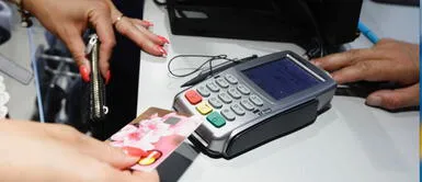 Especialista revela si las empresas deben cobrar un adicional por usar el POS. ¿Es correcto que las empresas cobren el 5% adicional si se paga con tarjeta de crédito?