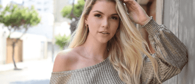 Brunella Horna y enterizo Brunella Horna refleja estilo y elegancia en Paracas con atractivo enterizo terracota de verano