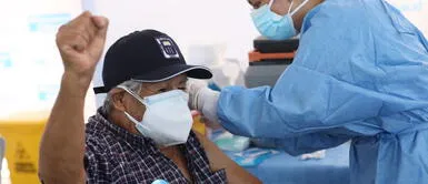 Tercera dosis a adultos mayores de 65 años iniciará en noviembre COVID-19: Tercera dosis para adultos mayores de 65 años iniciará el 1 o 2 de noviembre