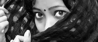 Un adolescente de 17 años vende a su esposa para comprar un teléfono inteligente Un adolescente de 17 años vende a su esposa para comprar un teléfono inteligente