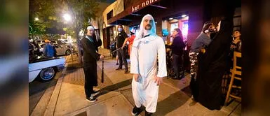 Gobierno pide a los jóvenes evitar las reuniones sociales por Halloween. Conoce el horario de toque de queda y restricciones para este domingo