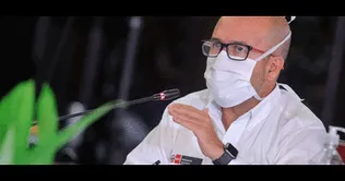 El exministro Víctor Zamora considera que "si no recibiste la dosis, no deberías asistir a algún evento". Víctor Zamora: “Es más efectivo un carné de vacunación, que el toque de queda”