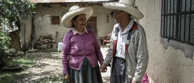 Padres de Pedro Castillo. Presidente Pedro Castillo viajó a Cajamarca para visitar a sus padres