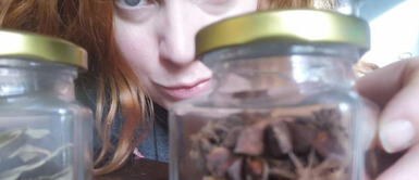 Tonks Brown, reveló que es una bruja en la vida real. Escocia: Mujer aseguró estar orgullosa de ser una bruja en la vida real