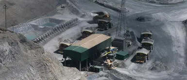 Sector minero en Perú expresó su preocupación tras anuncio de paralización de labores de la minera Antamina. Sector minero del Perú pide mayor reacción al gobierno por la cantidad de protestas