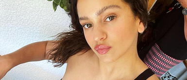 Rosalía Rosalía inspira ola de suspiros al llevar un bañador atrevido apoderándose de México