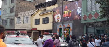 Granada tipo piña es dejada en el restobar de Jonathan Maicelo Granada tipo piña es dejada en el restobar de Jonathan Maicelo