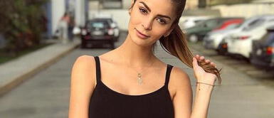 Laura Spoya y traje de baño embarazada Laura Spoya exhibe su barriguita de embarazo con un intrépido traje de baño animal print