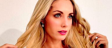 Brenda Carvalho y bikini tropical Brenda Carvalho abraza la época de calor con impetuoso bikini naranja con detalles tropicales