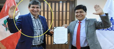 Christian Miranda Orrillo posa junto al presidente de EsSalud, Mario Carhuapoma. Gerente de EsSalud: “En ningún momento fui involucrado en una red de tráfico de órganos”