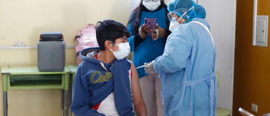 El titular del Minsa, Hernando Cevallos, quiere aplicar vacunas anticovid a 24 millones de peruanos hasta fin de año. COVID-19: 161 mil dosis diarias se necesitan para lograr inmunidad de rebaño