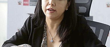 Mirtha Vasquez no acompañó a Castillo a Ayacucho. Mirtha Vásquez no viajó a Ayacucho con Pedro Castillo en “protesta” por permanencia de Walter Ayala