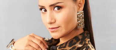 Mayella Lloclla y outfit un mundo de julius Mayella Lloclla reivindica el arte textil shipibo con elegante top tejido a mano