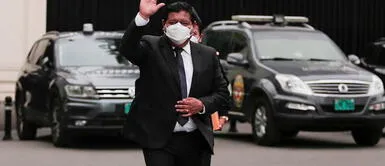 Walter Ayala renunció al Ministerio de Defensa. Walter Ayala renuncia al Ministerio de Defensa tras acusación de ascensos irregulares en las FF.AA.