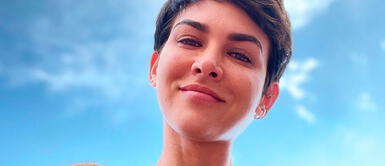 La actriz Anahí de Cárdenas Anahí de Cárdenas al estilo de un ángel abraza la tendencia del degradé en vestido neutral