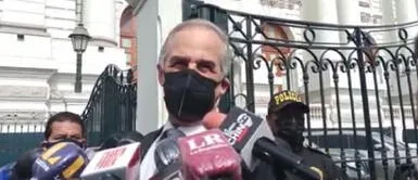 El congresista criticó la constante asignación de ministros sin experiencia en sus sectores. Chiabra cuestionó designación de Juan Carrasco en el Mindef: “No tiene experiencia en el sector”