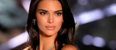 Kendall Jenner y vestido 'cut out' Kendall Jenner luce la tendencia del 'cut out' al extremo con sensual y elegante vestido negro