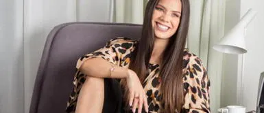 Hija de Andrea San Martín y enterizo Hija de Andrea San Martín revela la versatilidad y frescura del enterizo en radiante look