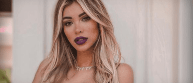 Paula Manzanal Paula Manzanal nos da cátedra de cómo llevar la tendencia con un solo accesorio