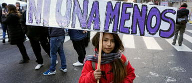 Mujeres expresan que la Constitución debe incluir obligaciones para que el Estado asegure la aplicación de políticas de prevención, atención y reparación de la violencia de género. Violencia contra las mujeres: Poder Judicial recibe 450 mil denuncias al año