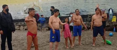 Pedro Castillo en playa Agua Dulce. Castillo sorprendió a veraneantes en playa Agua Dulce y lo critican en redes por no usar mascarilla