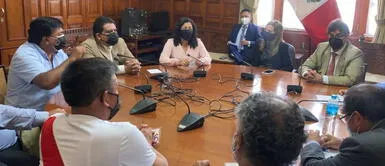 María del Carmen Alva: María del Carmen Alva: "Minedu se ha comprometido a aumentar presupuesto en el sector"