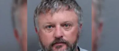 Mujer revisó el celular de su esposo y descubrió que iba a asesinarla Mujer revisó el celular de su esposo y descubrió que iba a asesinarla