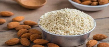 La harina de almendras es ideal para celiacos o intolerantes al gluten. Harina de almendras en recetas y postres: la alternativa ideal para intolerantes al gluten