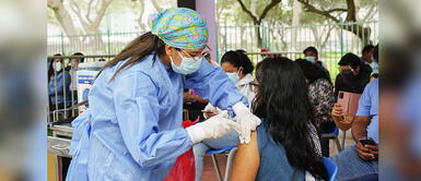 Conoce los requisitos para recibir la dosis de refuerzo contra la COVID-19. Dosis de refuerzo: ¿En qué centros de vacunación me puedo aplicar la tercera dosis?