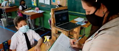 Escolares peruanos entre los mejores de América Latina en lectura y matemática. Escolares de Perú entre los mejores de América Latina en lectura y matemática, según ERCE