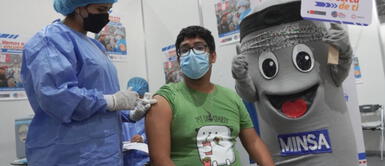 El analista de datos, Juan Carbajal, alarmó que hay 10 provincias donde la infección está subiendo COVID-19: Puno, Ayacucho, Moquegua y Huancavelica avanzan lento con la dosis de refuerzo